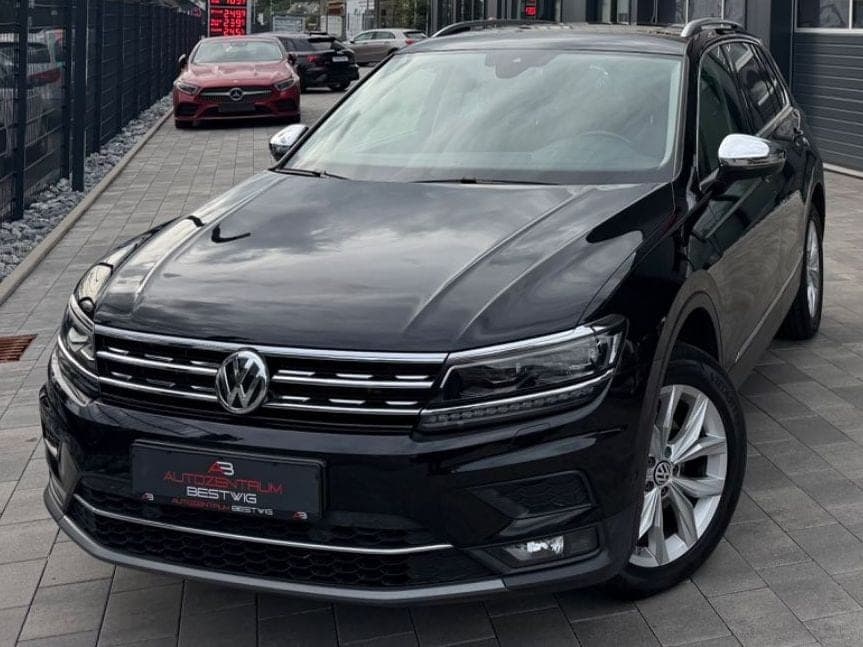 Volkswagen Tiguan Highline 4-Motion*PANO*SHZG*8-FACH*PDC – Bild 1 von 20