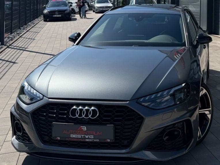 Audi RS4 Avant Quattro*1.HAND*PANO*B&O*LHZG*MATIX-LED